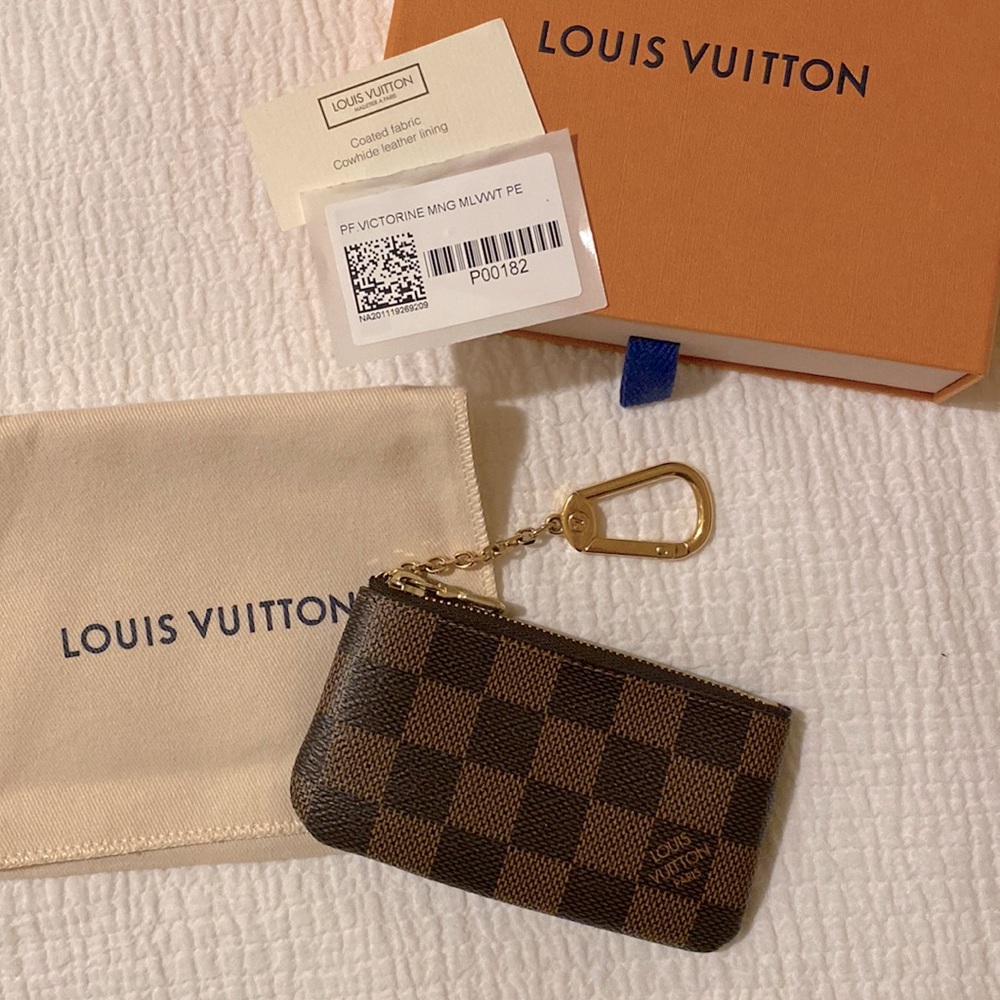 ✨SOLD✨LOUIS VUITTON Key Pouch Damier Ebene
